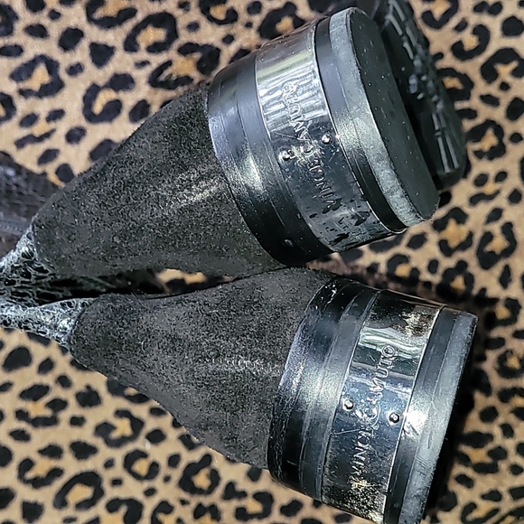 Vince Camuto black leather and suede boots. Size 5.5 - Picture 5 of 16